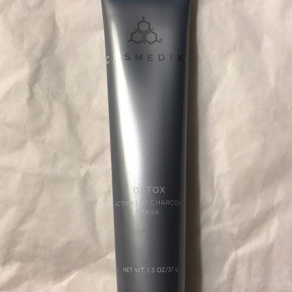 Cosmedix Detox activated charcoal mask - Picture 2 of 6